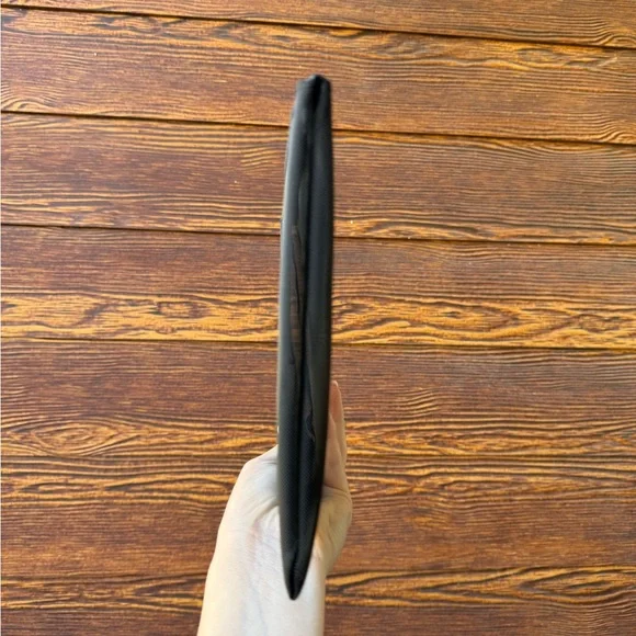 Dior Black Mesh Pouch with Zipper - Picture 4 of 4